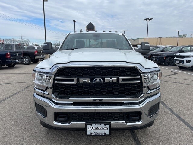 2024 Ram 3500 Tradesman photo 2