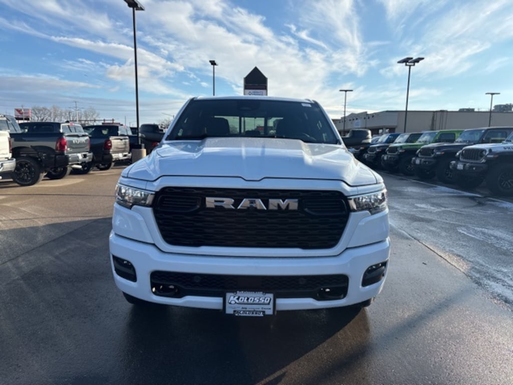 New 2026 Ram 1500 BIG HORN CREW CAB 4X4 5'7 BOX Pickup