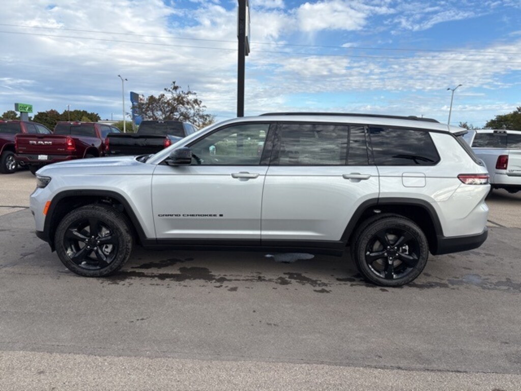 New 2025 Jeep Grand Cherokee L ALTITUDE X 4X4 Sport Utility