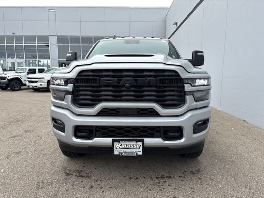 New 2026 Ram 2500 BLACK EXPRESS CREW CAB 4X4 6'4 BOX Pickup