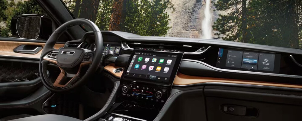 2025 Jeep Grand Cherokee interior