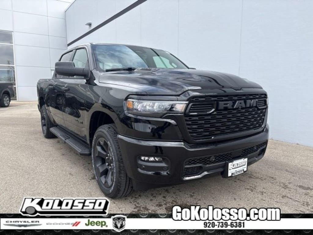 New 2026 Ram 1500 EXPRESS CREW CAB 4X4 5'7 BOX Pickup