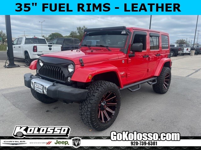 2015 Jeep Wrangler Unlimited Sahara photo 3
