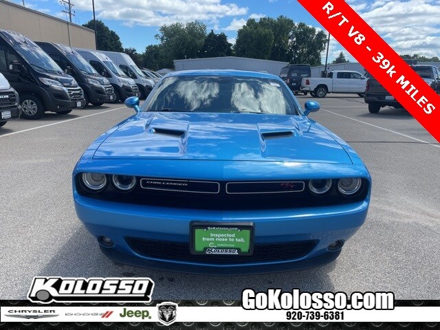2016 Dodge Challenger SXT Plus photo 2