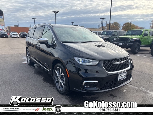 2026 Chrysler Pacifica Pinnacle's photo