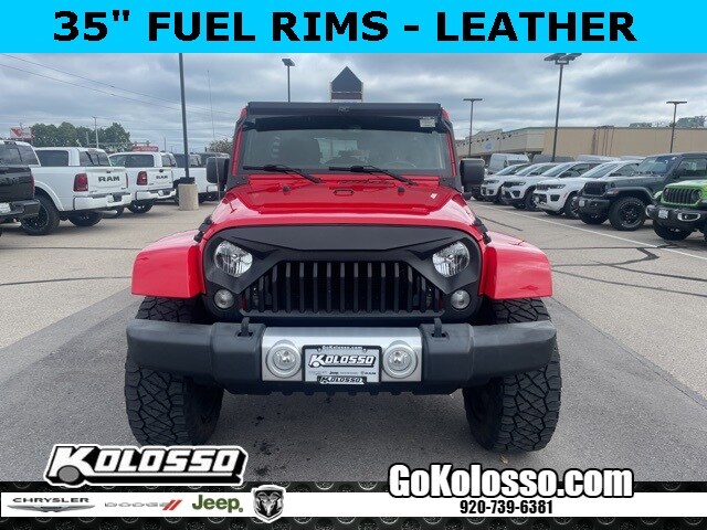 2015 Jeep Wrangler Unlimited Sahara photo 2