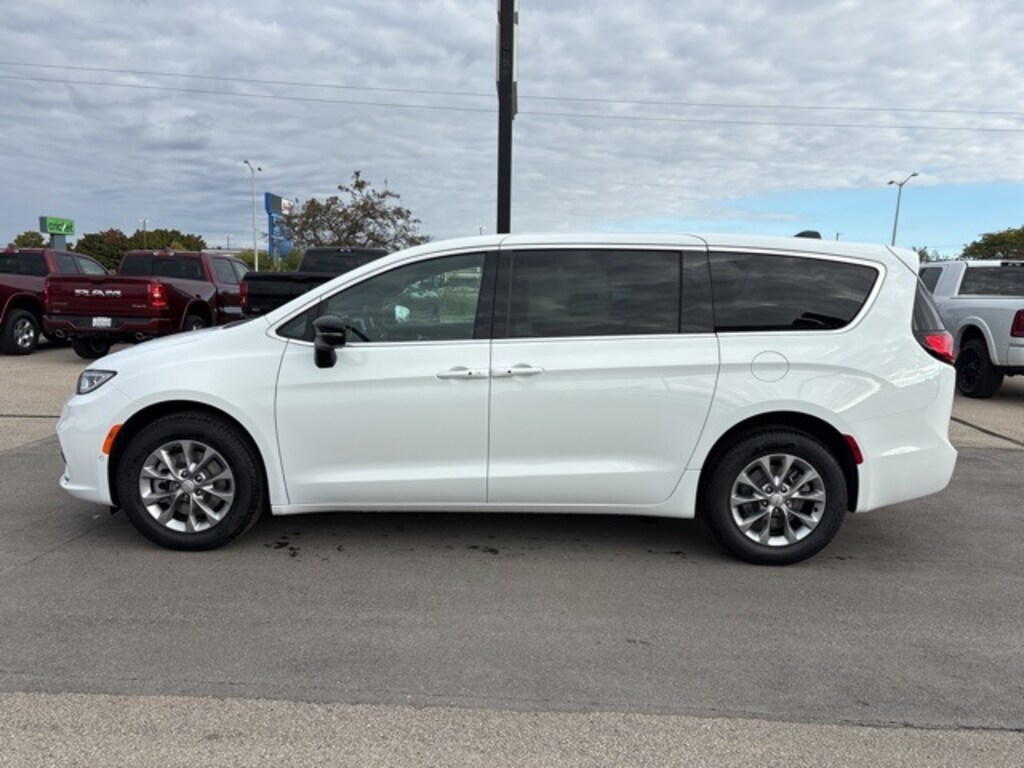 New 2026 Chrysler Pacifica SELECT AWD Passenger Van
