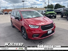 2026 Chrysler Pacifica SELECT Passenger Van