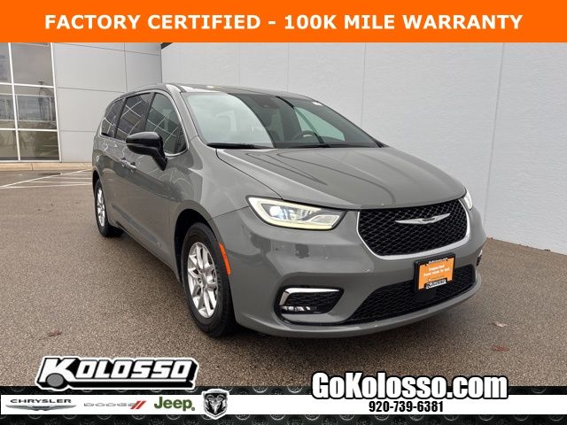 2025 Chrysler Pacifica Select's photo
