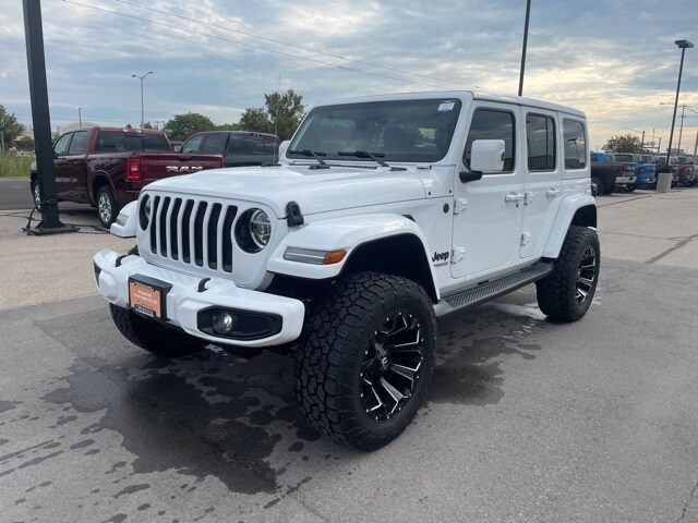 2021 Jeep Wrangler Unlimited Sahara High Altitude photo 3