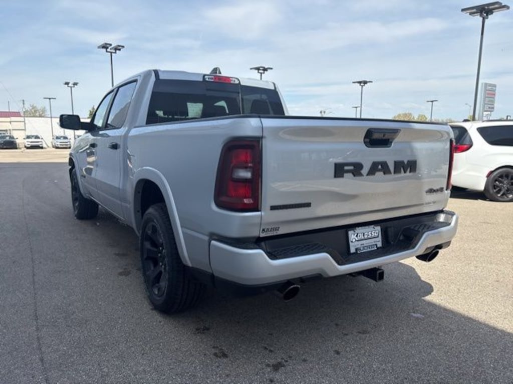 New 2026 Ram 1500 BIG HORN CREW CAB 4X4 5'7 BOX Pickup