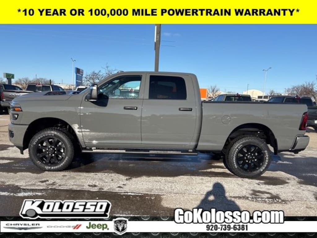 New 2026 Ram 2500 BLACK EXPRESS CREW CAB 4X4 6'4 BOX Pickup