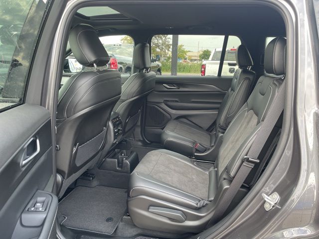2025 Jeep Grand Cherokee L Altitude - Photo 11