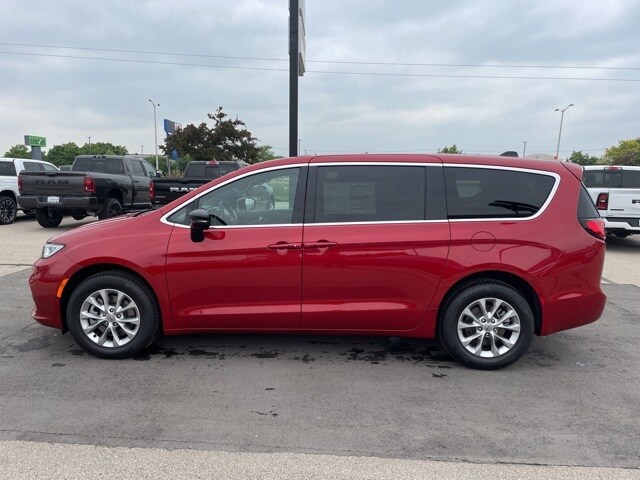 2025 Chrysler Pacifica photo 4