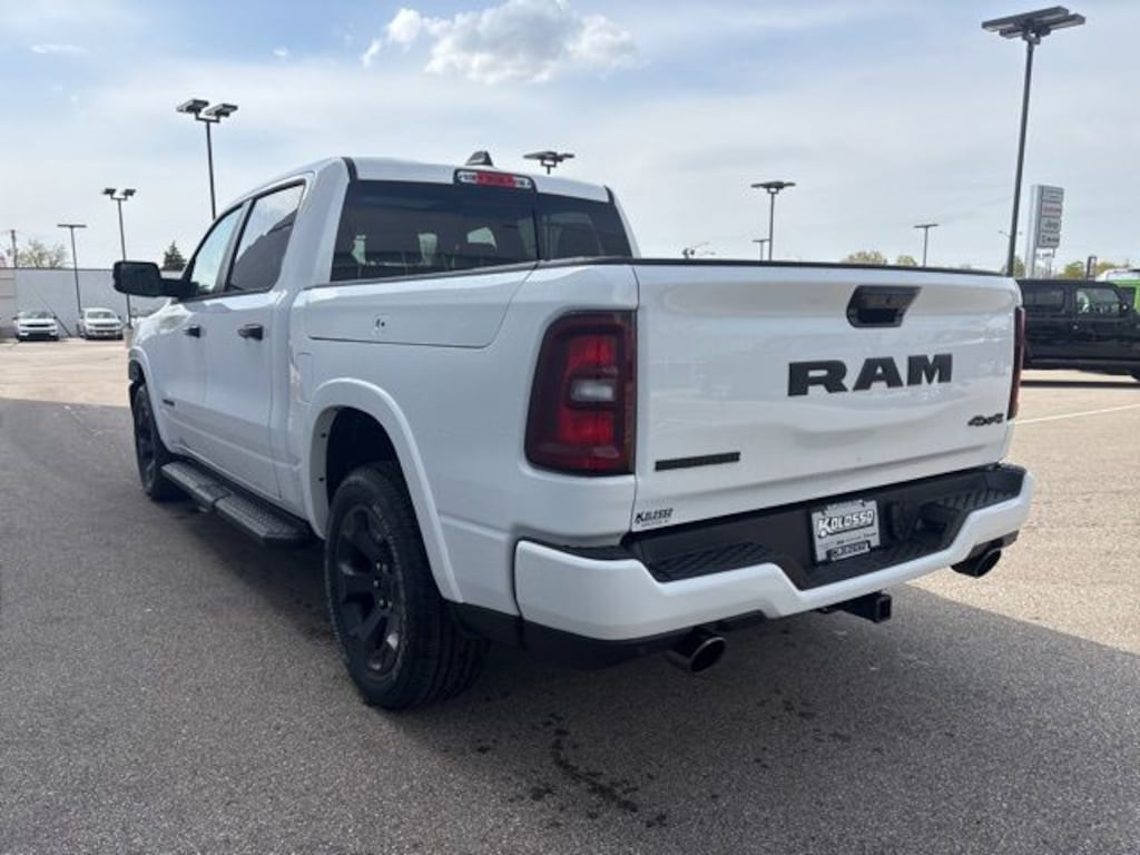 New 2026 Ram 1500 BIG HORN CREW CAB 4X4 5'7 BOX Pickup