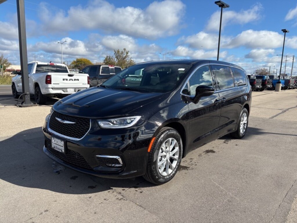 New 2026 Chrysler Pacifica SELECT AWD Passenger Van