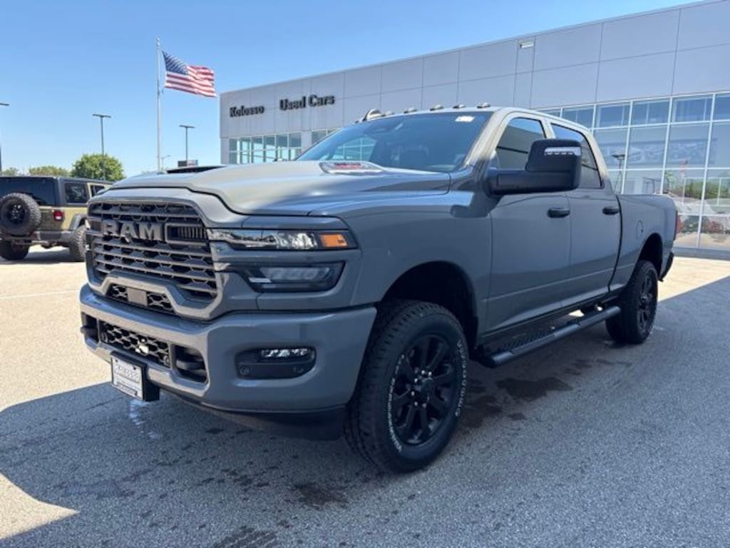 New 2026 Ram 2500 BLACK EXPRESS CREW CAB 4X4 6'4 BOX Pickup