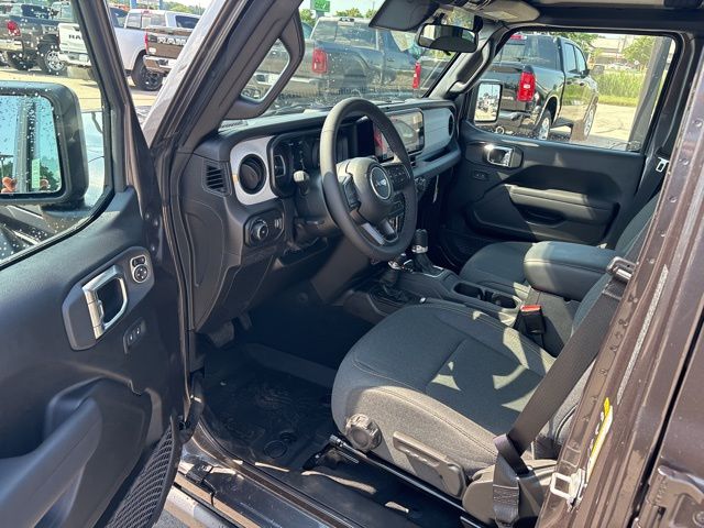 2025 Jeep Wrangler 4-Door Willys - Photo 10