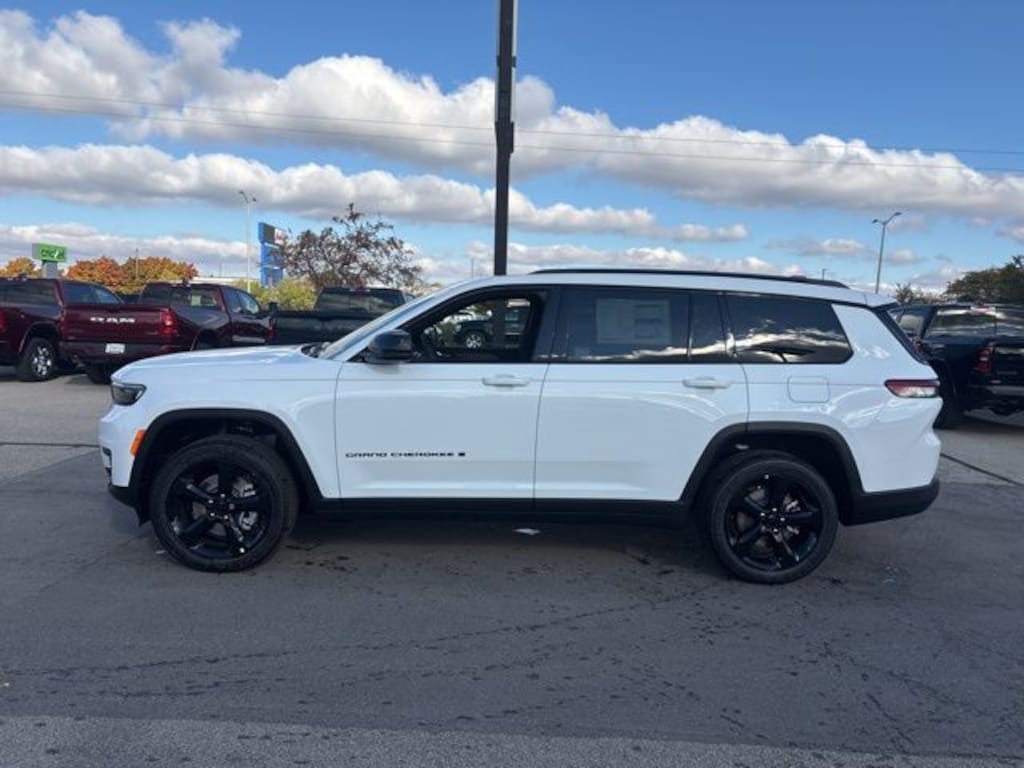New 2025 Jeep Grand Cherokee L ALTITUDE X 4X4 Sport Utility
