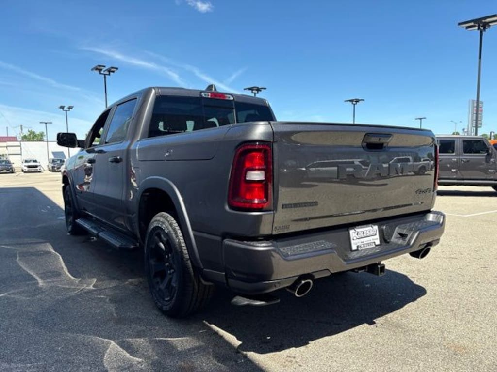 New 2026 Ram 1500 BIG HORN CREW CAB 4X4 5'7 BOX Pickup