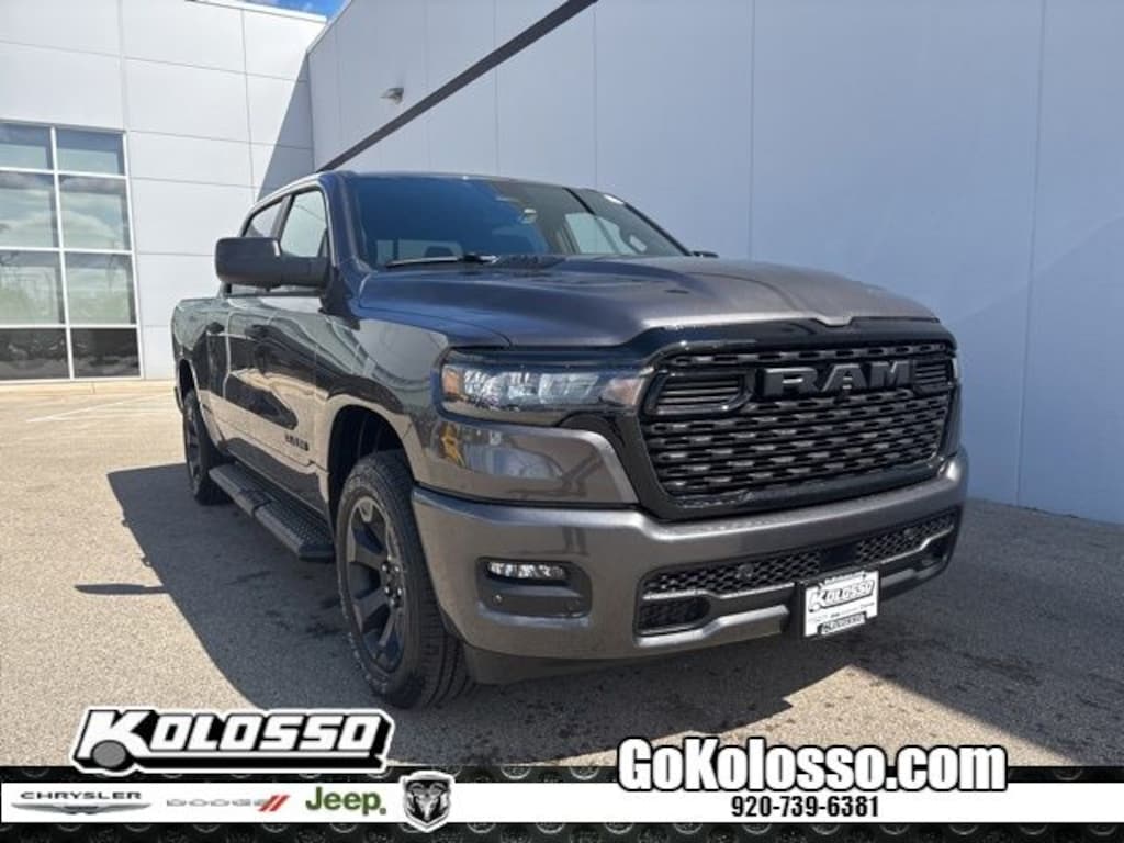 New 2026 Ram 1500 EXPRESS CREW CAB 4X4 5'7 BOX Pickup