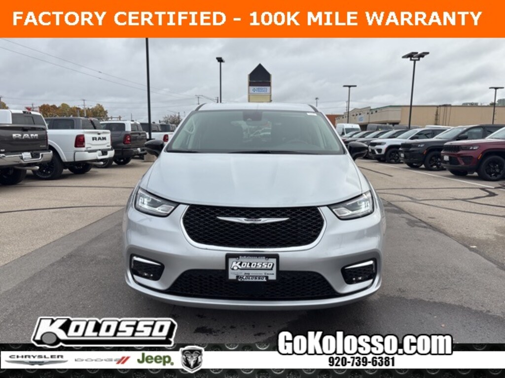 Used 2024 Chrysler Pacifica Touring L Minivan/Van