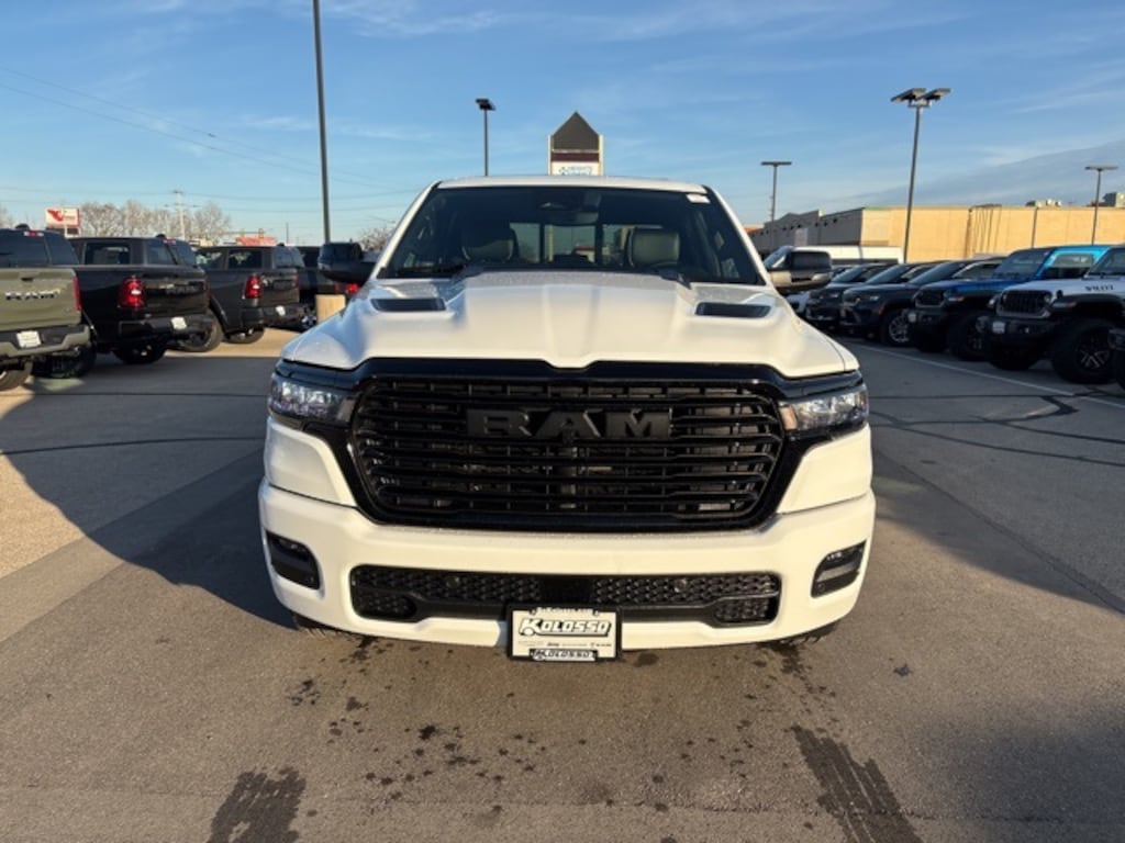 New 2026 Ram 1500 LARAMIE CREW CAB 4X4 5'7 BOX Pickup