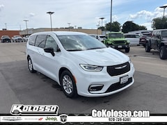 2026 Chrysler Pacifica SELECT Passenger Van