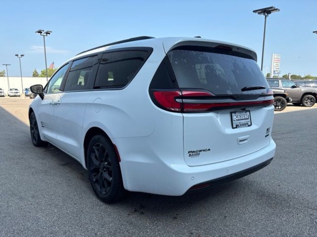 New 2027 Chrysler Pacifica SELECT Passenger Van