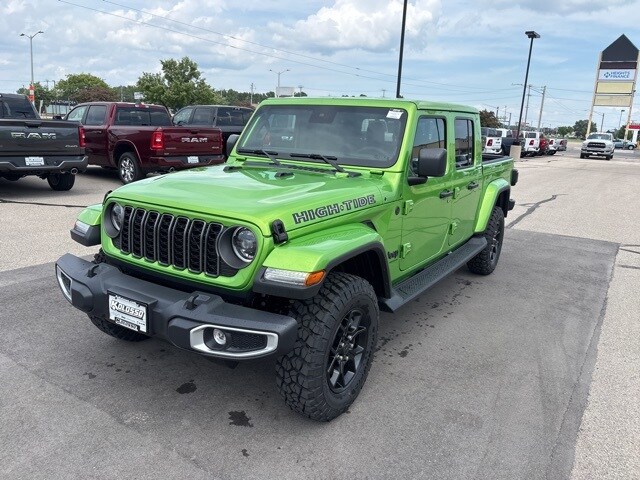 2025 Jeep Gladiator Sport photo 3