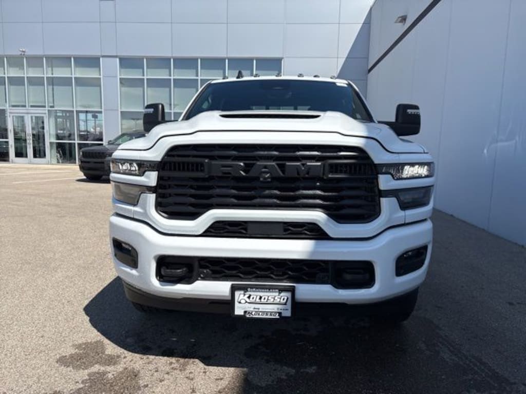 New 2026 Ram 2500 BLACK EXPRESS CREW CAB 4X4 6'4 BOX Pickup