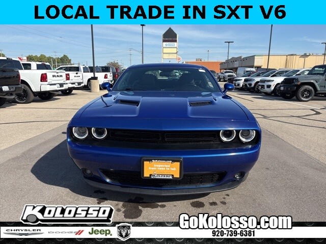 2020 Dodge Challenger SXT photo 2