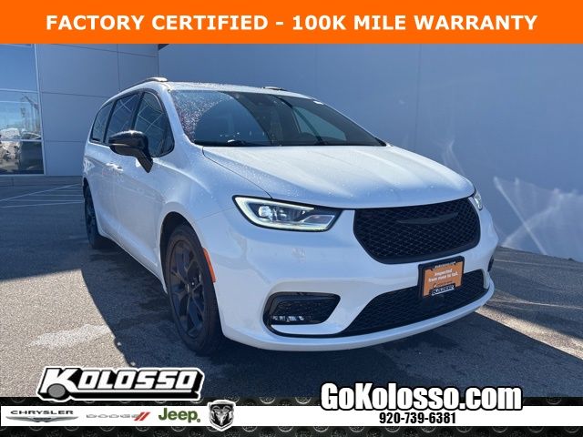 2025 Chrysler Pacifica Limited's photo