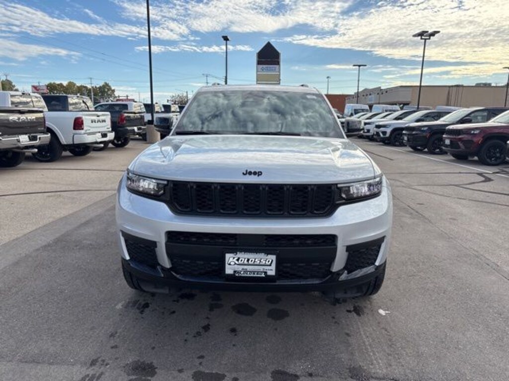 New 2025 Jeep Grand Cherokee L ALTITUDE X 4X4 Sport Utility