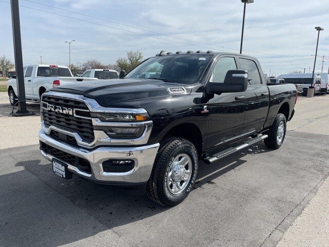 2025 Ram 2500 Tradesman photo 3