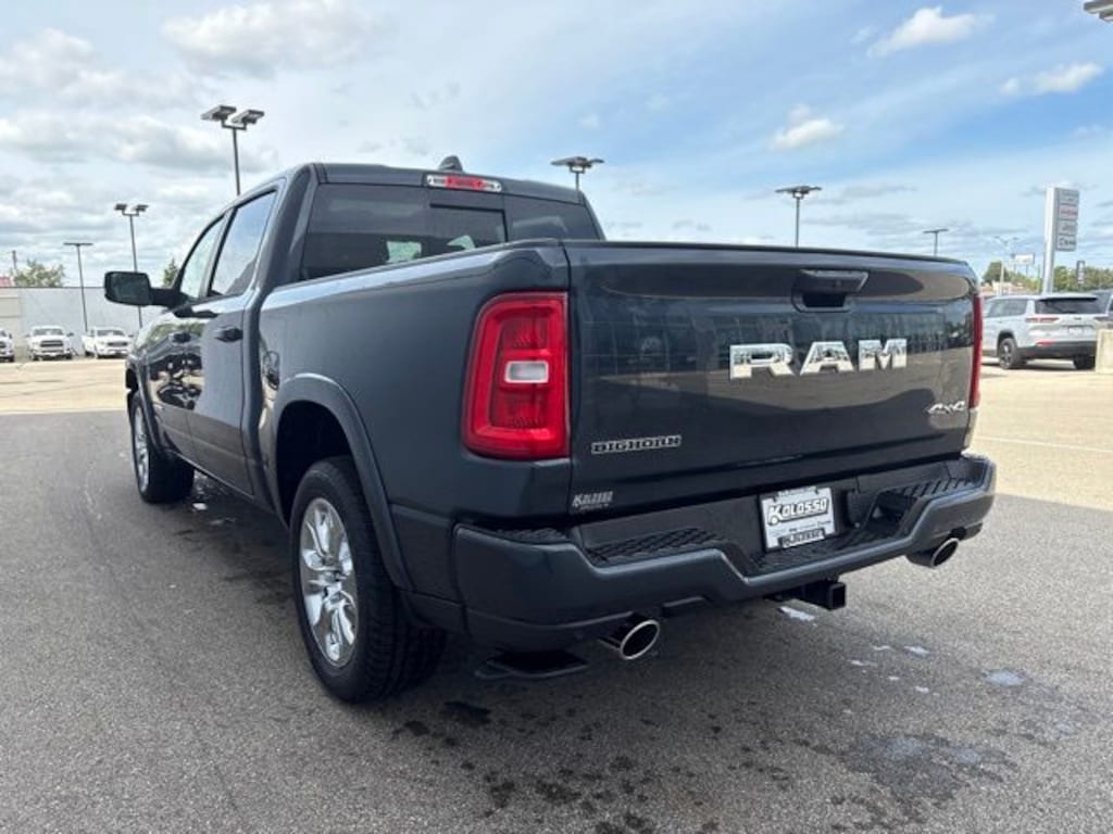 New 2026 Ram 1500 BIG HORN CREW CAB 4X4 5'7 BOX Pickup