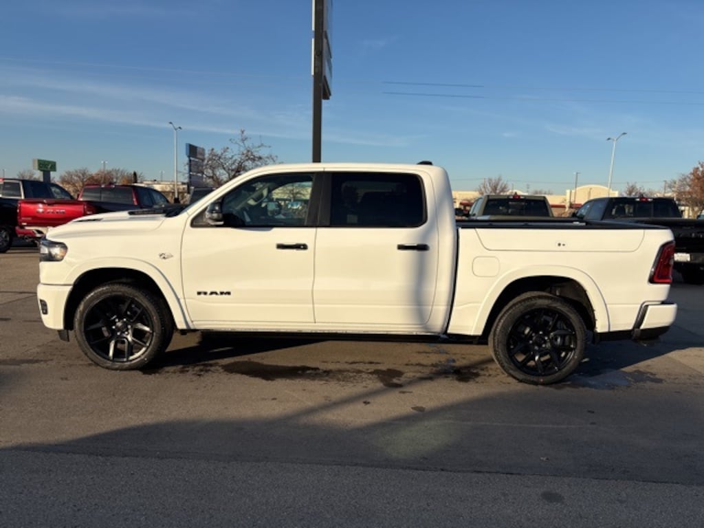 New 2026 Ram 1500 LARAMIE CREW CAB 4X4 5'7 BOX Pickup