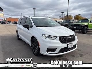 New 2026 Chrysler Pacifica LIMITED Passenger Van For Sale Appleton WI