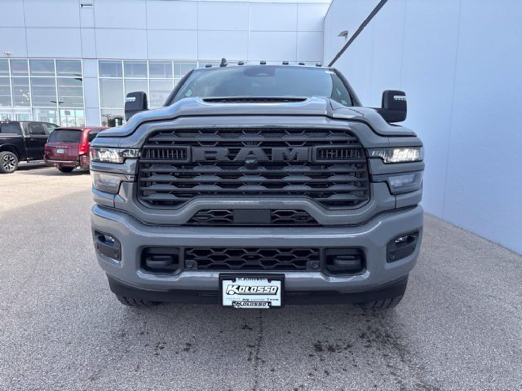 New 2027 Ram 2500 TRADESMAN CREW CAB 4X4 Pickup