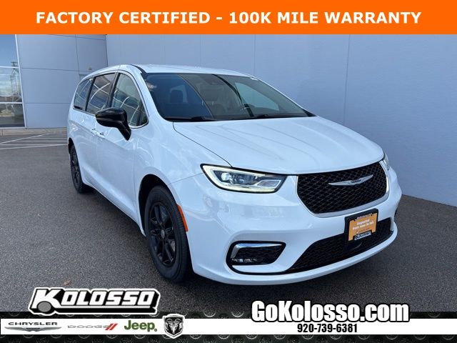 2024 Chrysler Pacifica Touring L's photo