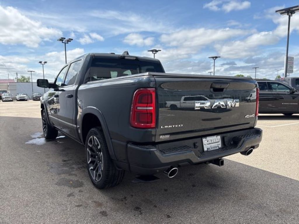 New 2026 Ram 1500 LIMITED CREW CAB 4X4 5'7 BOX Pickup