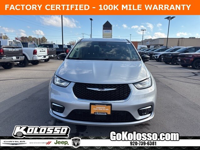 2024 Chrysler Pacifica Limited photo 2