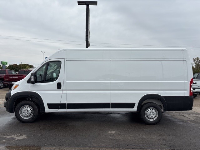 2025 Ram ProMaster 3500 Cargo Van photo 3