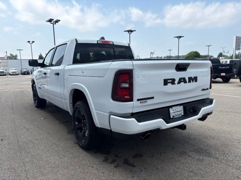 New 2026 Ram 1500 BIG HORN CREW CAB 4X4 5'7 BOX Pickup