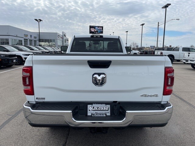 2024 Ram 3500 Tradesman photo 4