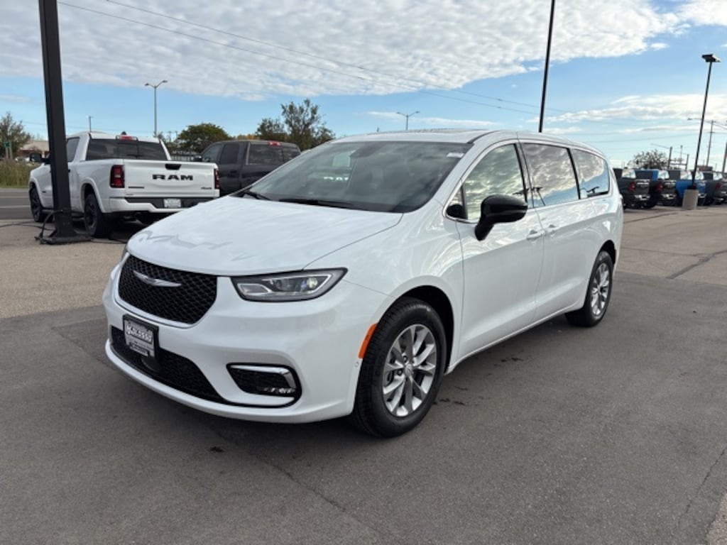 New 2026 Chrysler Pacifica SELECT AWD Passenger Van