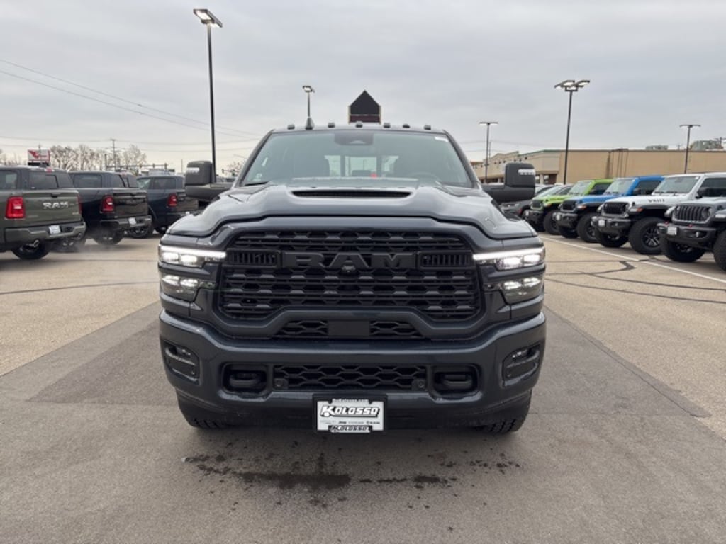 New 2026 Ram 2500 LIMITED CREW CAB 4X4 6'4 BOX Pickup