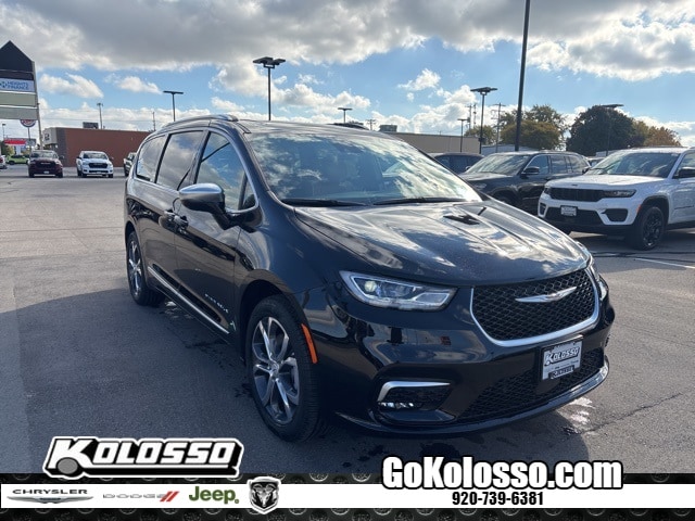 2026 Chrysler Pacifica Pinnacle's photo