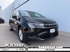 2027 Chrysler Pacifica SELECT AWD Passenger Van