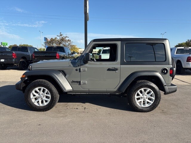 2023 Jeep Wrangler Sport S photo 4